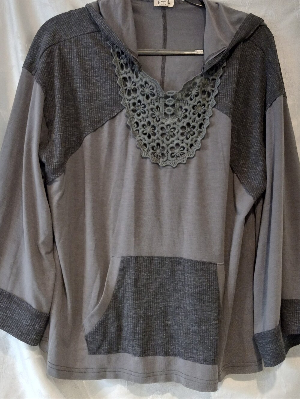 POL Gray Women's Hooded Pullover with Crochet Lace V-Neck Size M Oversized